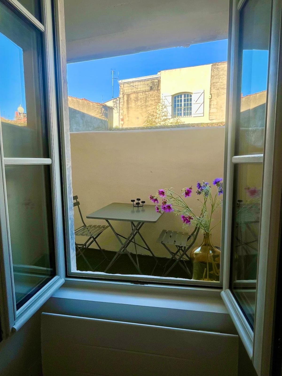 Escapade Vintage Avec Terrasse En Centre Historique Apartment La Rochelle  Exterior photo
